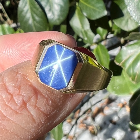 VINTAGE 10K Y/GOLD BLUE STAR SAPPHIRE GYPSY STYLE RING UNISEX